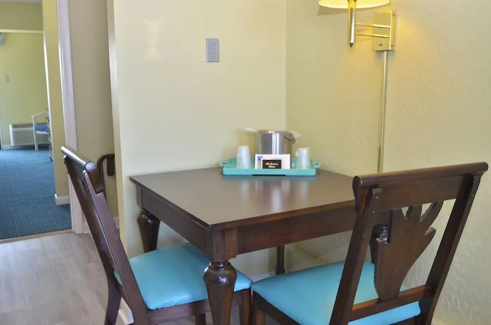 Cayman Suites Hotel Ocean City